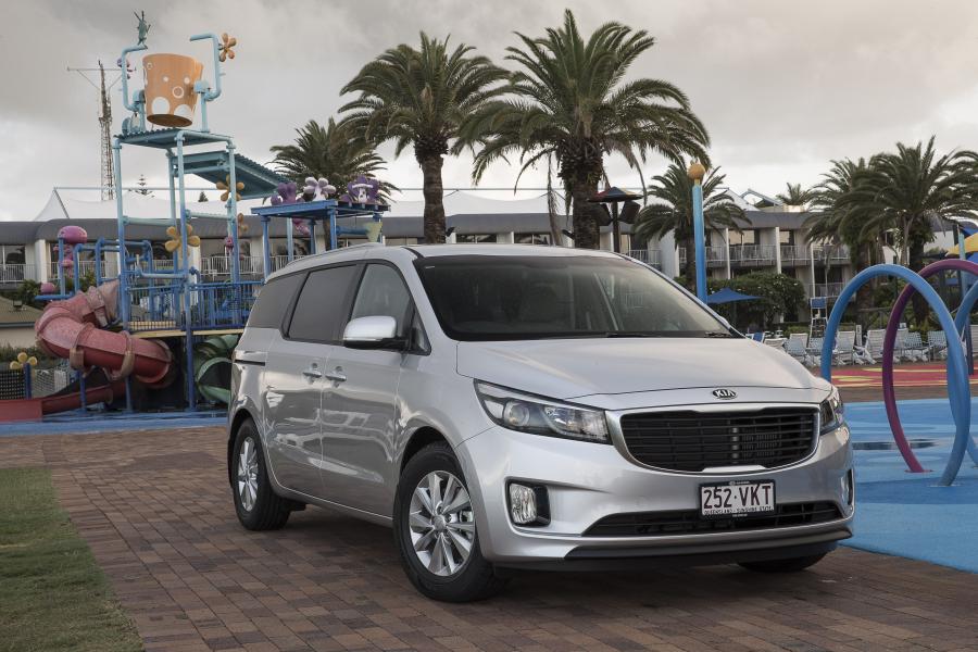  Kia Carnival 2015 года  (AU) (фото 7 из 15)